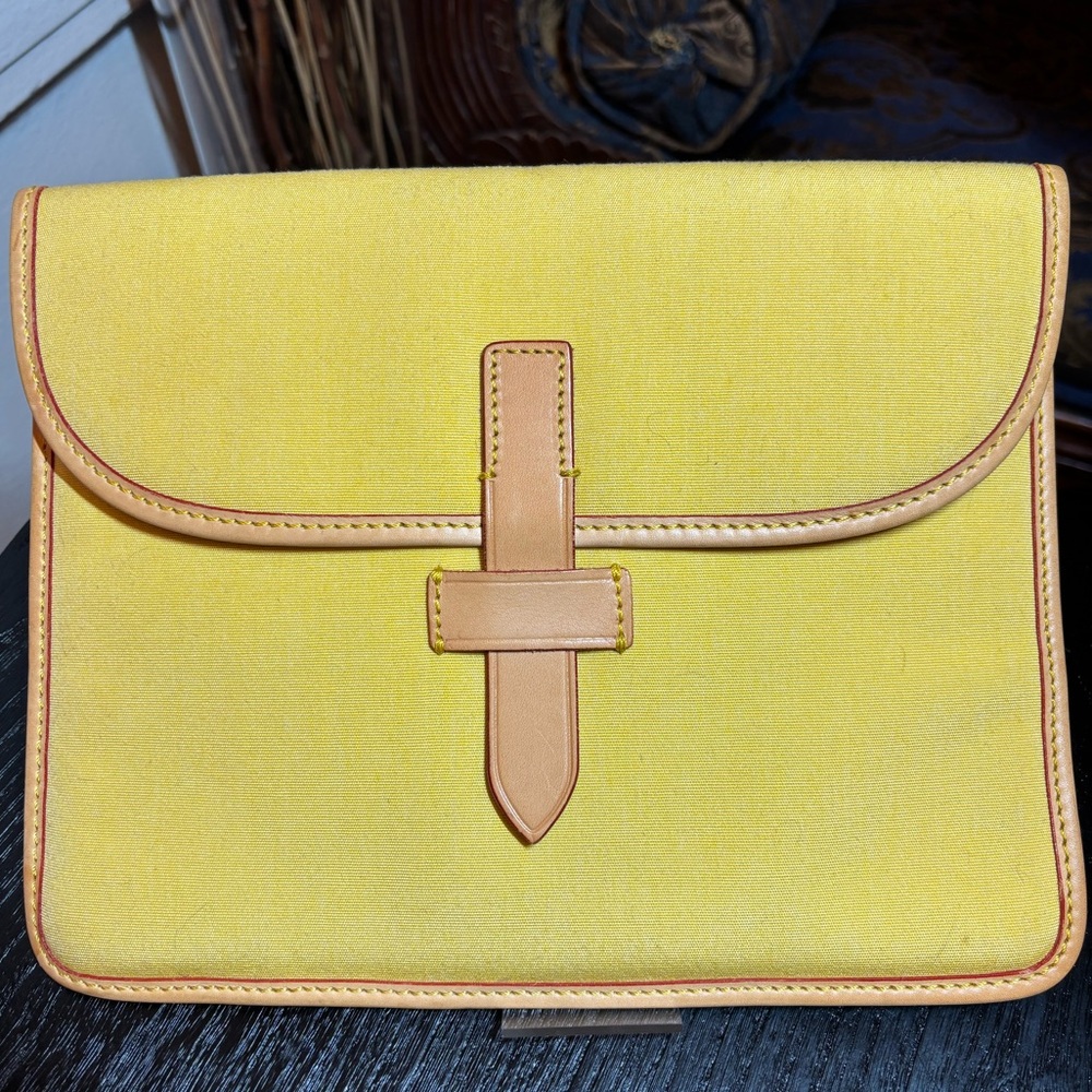 Pre Owned Vintage Dooney & Bourke IPad/Tablet Padded Case Holder/Clutch - Yellow - Picture 1 of 7